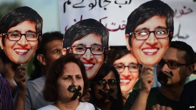 Activists in Karachi protest against Sabeen Mehmud's killing
