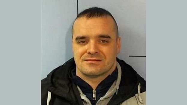 Image issued of absconded murderer James Lieser - BBC News