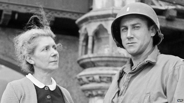 De Gaulle's sister Marie-Agnes Cailliau with a US soldier after liberation