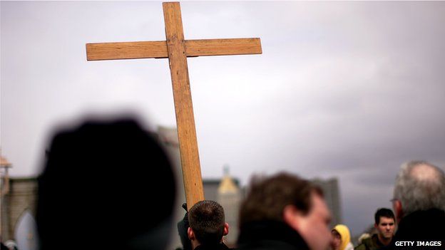 US Christians numbers 'decline sharply', poll finds - BBC News