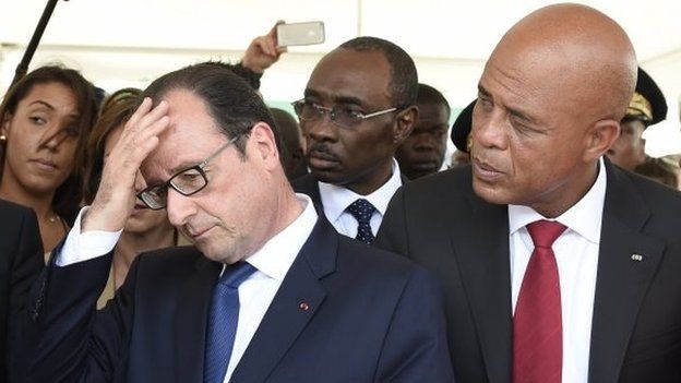 French President Francois Hollande (left) and Haitian President Michel Martelly in Port-au-Prince. Photo: 12 May 2015