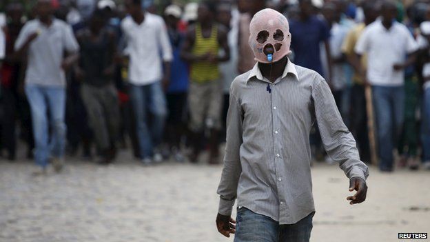 Masked protester in Bujumbura on 13 May 2015