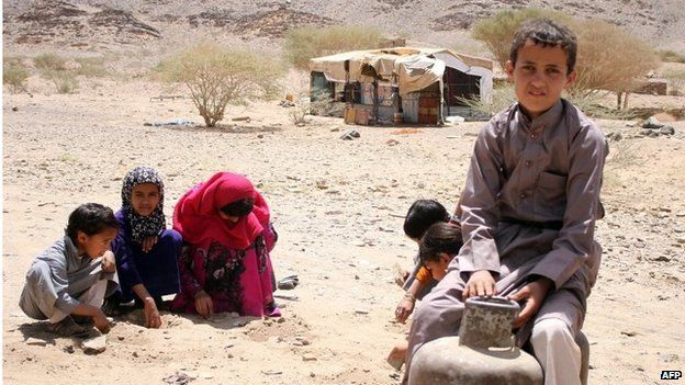 Yemeni children displaced by fighting (24/04/15)