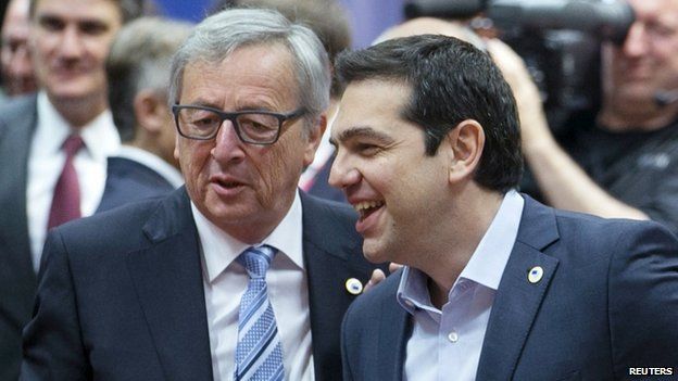 Prime Minister Alexis Tsipras (R) with European Commissioner Jean-Claude Juncker (file pic April 2015)