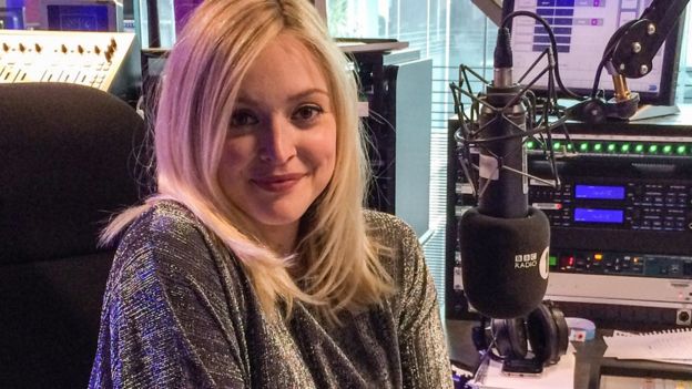 Fearne Cotton broadcasts final Radio 1 show - BBC News