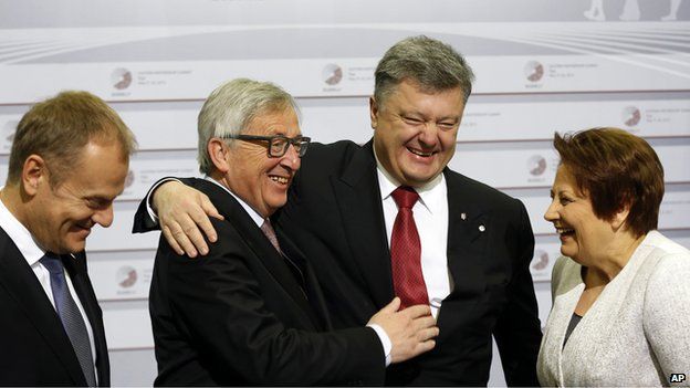 Ukrainian President Petro Poroshenko (second from right) with from left: EU's Donald Tusk, Jean-Claude Juncker and Latvian PM Laimdota Straujuma in Riga