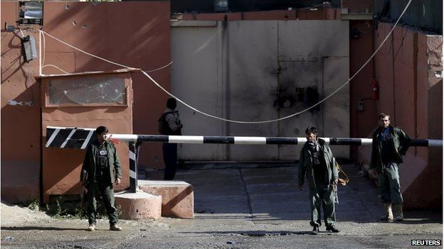 Security forces outside guesthouse in Kabul, 27 May 2015