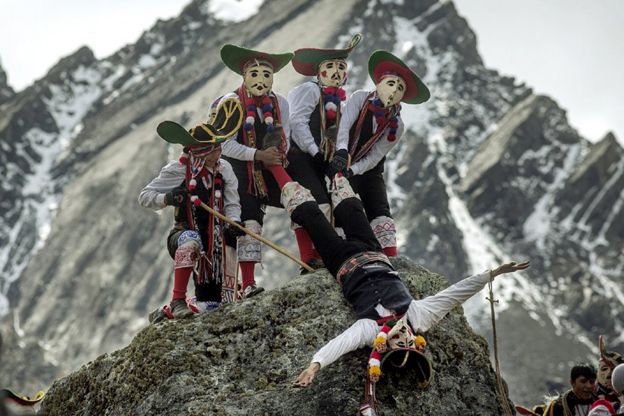 Pilgrimage to the mountains - BBC News