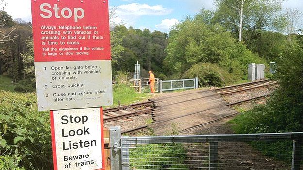 Frampton Rail Crash Motorcyclist S Helmet Muffled Train Horn c News