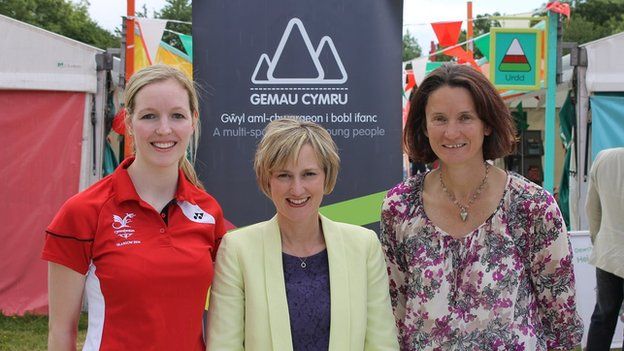 Carissa Turner, Efa Gruffydd a Sue Maughan