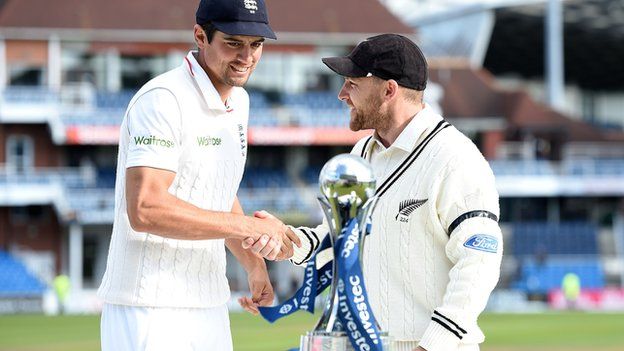 Alastair Cook and Brendon McCullum with the Test series trophy