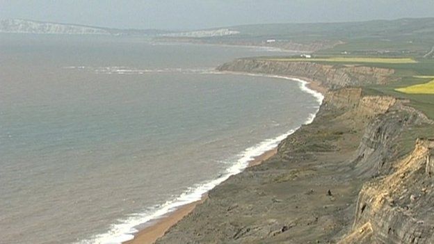 Family airlifted from Blackgang Chine on Isle of Wight - BBC News