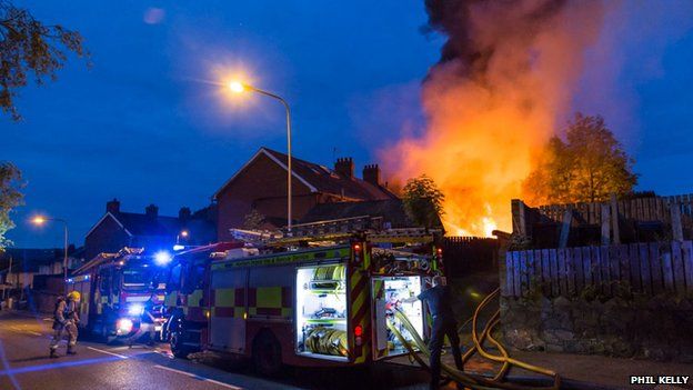 Dunmurry fire: Three families left homeless - BBC News