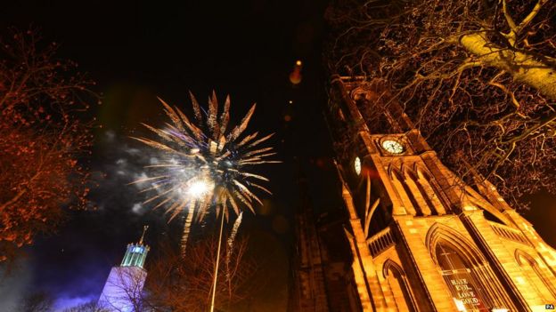 Newcastle crowds enjoy New Year&#039;s Eve parade - BBC News