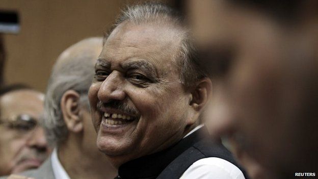 Mamnoon Hussain As He Submits His Nomination Papers For The Presidential Election At The High Court Mamnoon Hussain As He Submits His Nomination Papers For The Presidential Election At The High Court