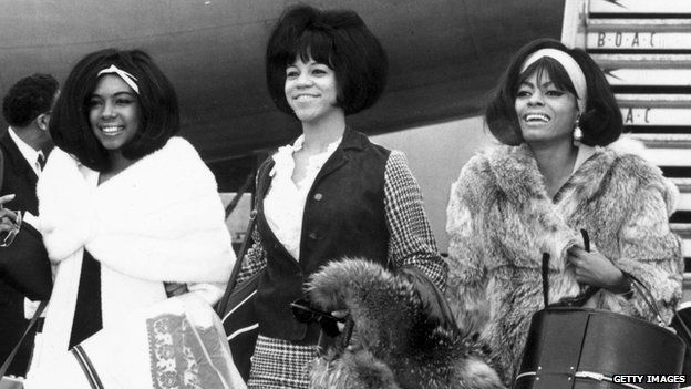The Supremes в 1965 году: (слева направо) Мэри Уилсон, Флоренс Баллард и Дайана Росс