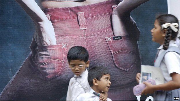Реклама индийских джинсов