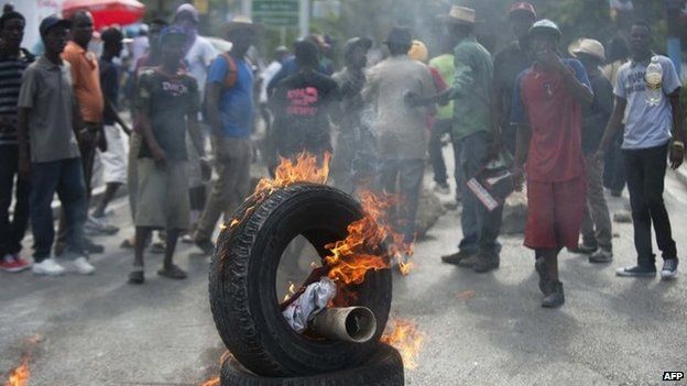 Протесты в Порт-о-Пренсе