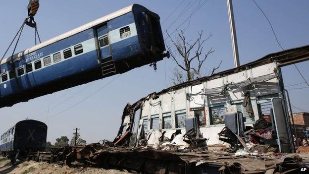 Report on train accident in 200 words picture