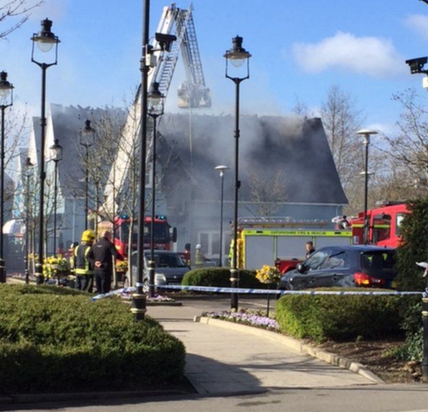 Bicester Village Fire At Carluccio S Restaurant Bbc News