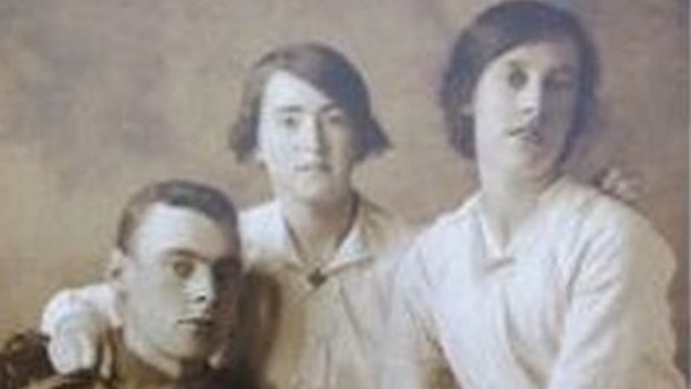 Pte John Baker and his sisters