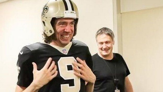 Snow Patrol's Gary Lightbody in fancy dress while on tour in the US