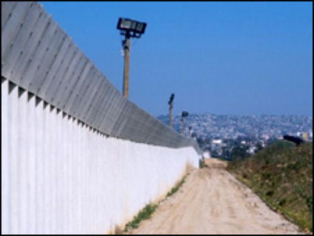 EE.UU. refuerza frontera con México