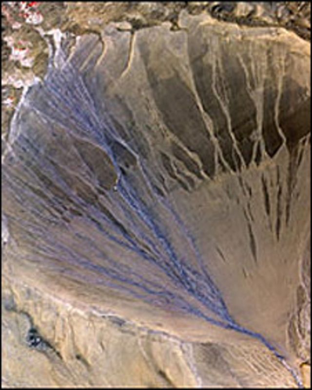 Abanico fluvial (imagen cortesía de NASA)