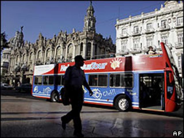 Autobús turístico en La Habana