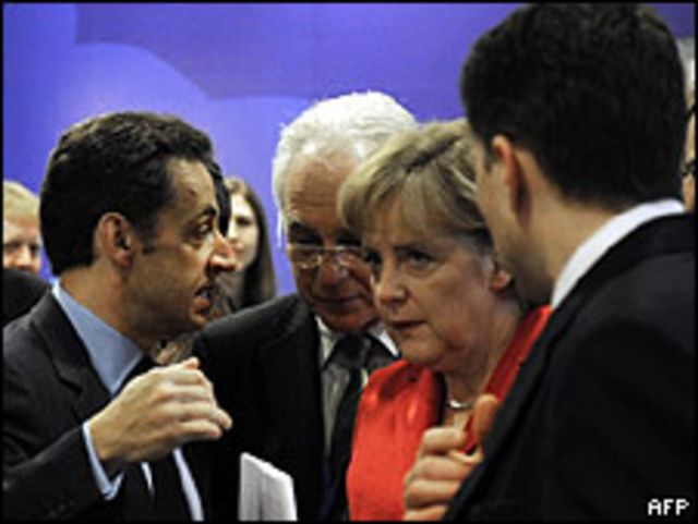 Nicolas Sarkozy y Angela Merkel antes del inicio de la Cumbre del G-20 en Londres