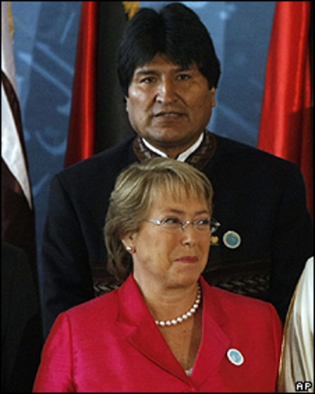 Evo Morales, presidente de Bolivia y Michelle Bachelet, presidenta de Chile