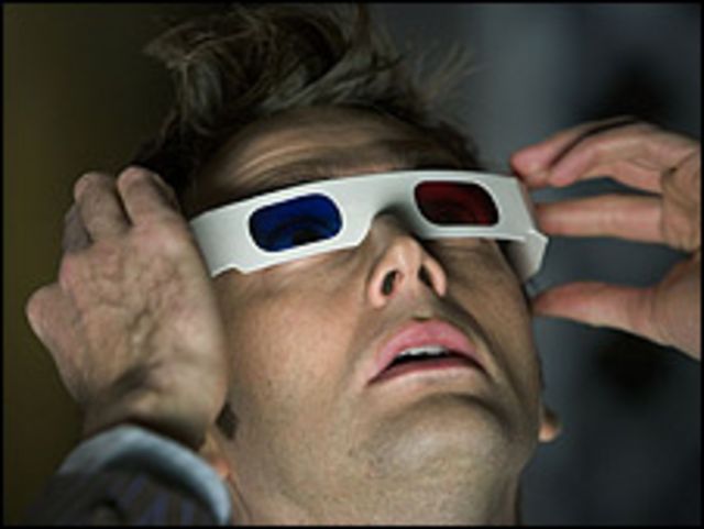 Espectador con gafas para ver en 3D