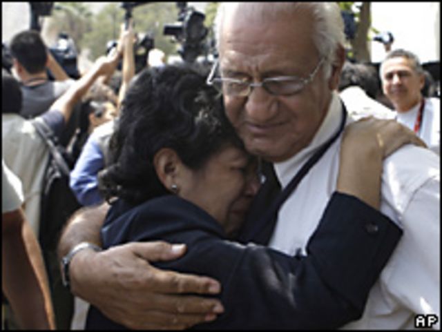 Familiares de las víctimas de la administración del ex presidente Alberto Fujimori