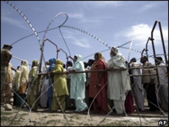 Fila de votantes en India