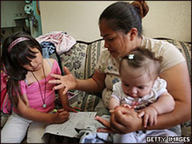 Niños hijos de latinos en la ciudad californiana de El Centro.