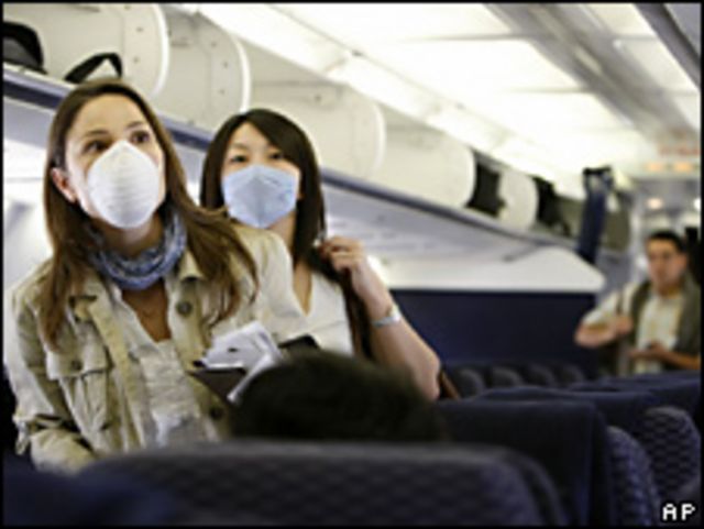 Mujeres con mascarillas