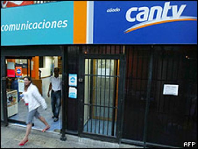 Cartel de CANTV en Caracas, Venezuela