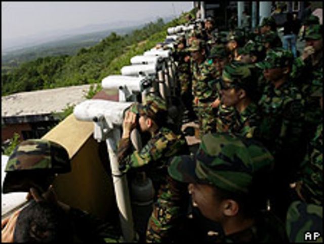 Soldados surcoreanos cerca de la frontera con Corea del Norte