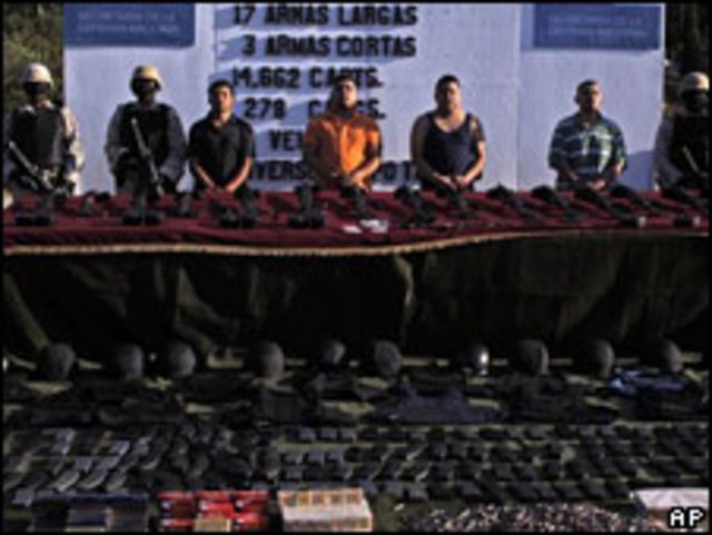 Armas confiscadas a narcotraficantes