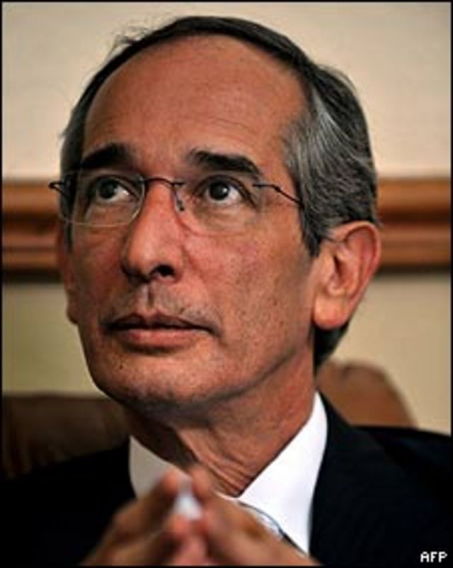 Presidente de la República, Álvaro Colom.