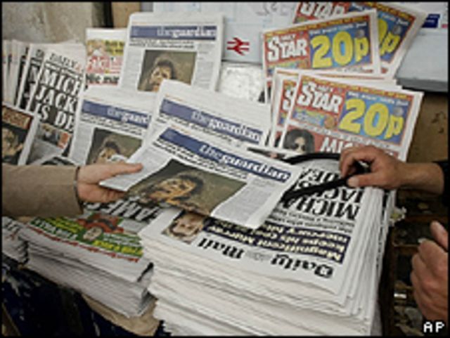 La noticia de Michael Jackson en los periódicos