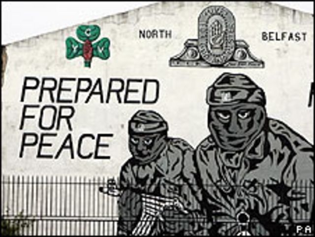 Mural de paramilitares lealistas en Irlanda del Norte