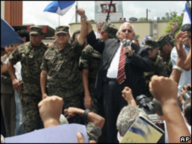 Roberto Micheletti, presidente interino de Honduras. 