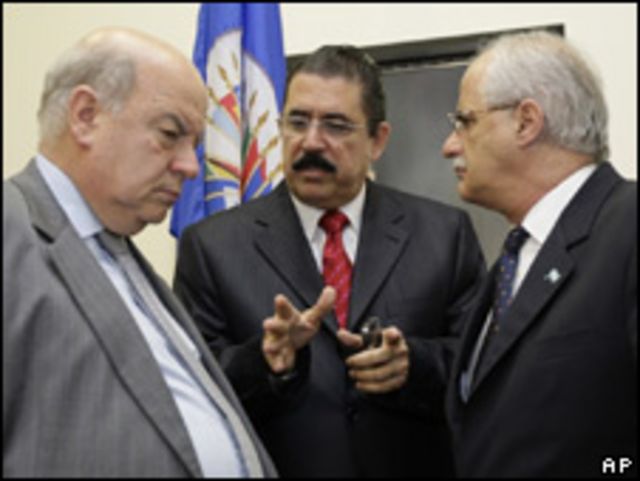 Jose Miguel Insulza, Jorge Taiana y Manuel Zelaya