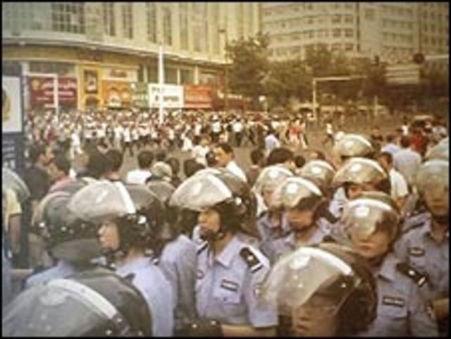 الشرطة الصينية في اوروموتشي