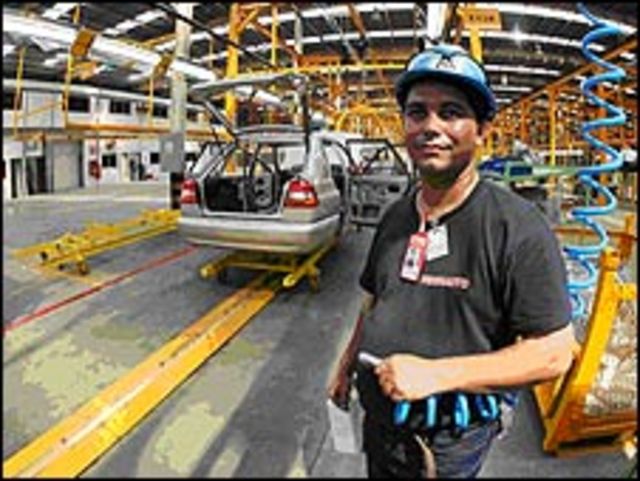 Fábrica de autos venezolano-iraní, Venirauto (Foto: cortesía Ministerio de Información y Comunicaciones).