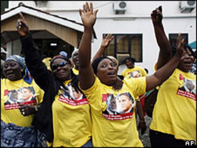 Mujeres ghanesas con camisetas de Obama.