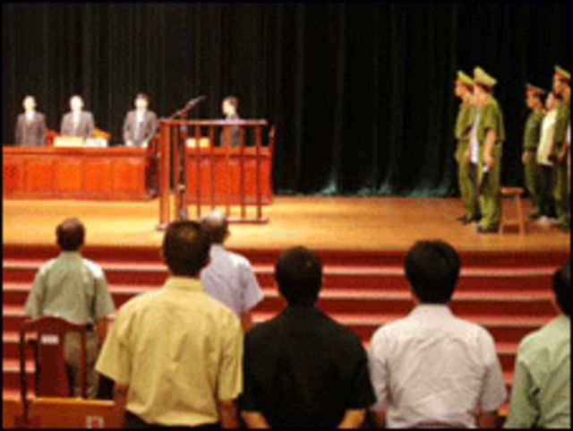 Vụ xử ông Đinh Công Sắt-ảnh từ trang Vietnamnet