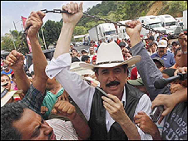 سبق وهددت الحكومة الانقلابية في هندوراس باعتقال سيلايا في حال حاول العودة