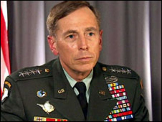 الجنرال الأمريكي، ديفيد بتريوس